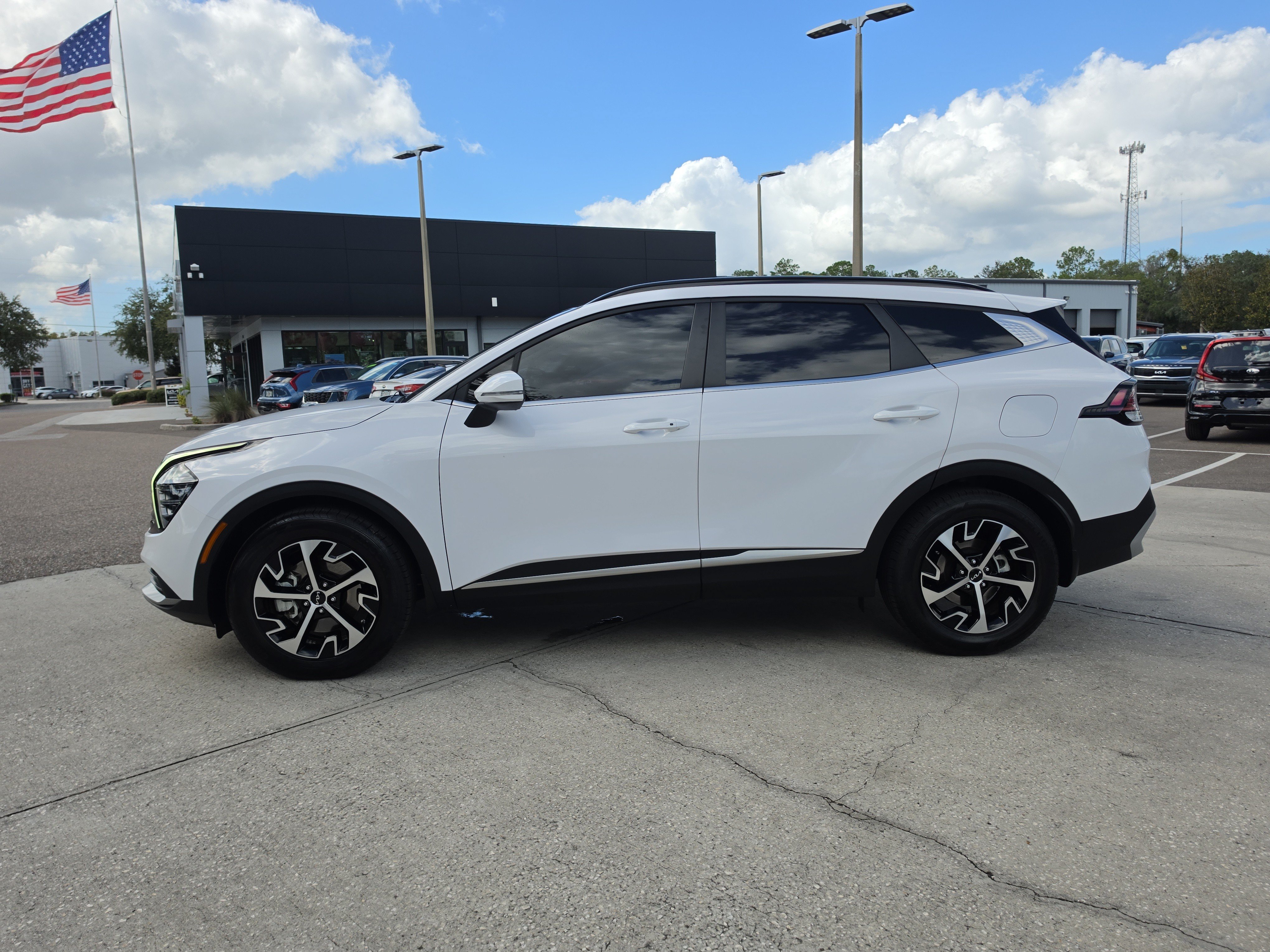 Certified 2025 Kia Sportage EX w/ Premium Package FWD image 5