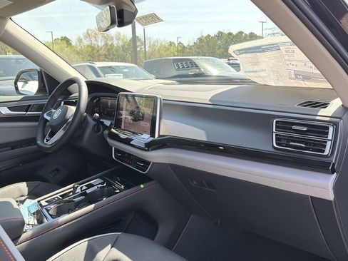 New 2026 Volkswagen Atlas Peak Edition AWD/4WD image 23