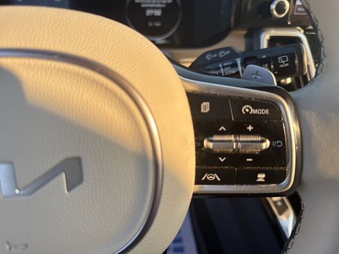 Used 2023 Kia Sorento SX Prestige image 19