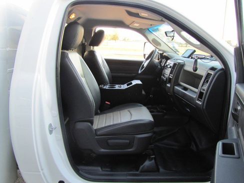 Used 2012 RAM 5500 SLT w/ Max Tow Pkg image 8