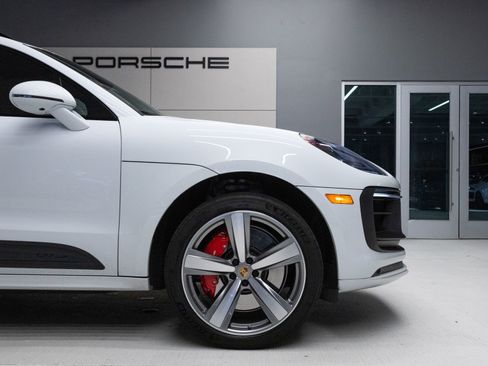 Certified 2024 Porsche Macan GTS AWD/4WD image 11