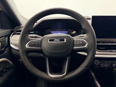 Used 2025 Jeep Compass Limited AWD/4WD image 15