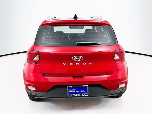 Certified 2022 Hyundai Venue Limited image 7