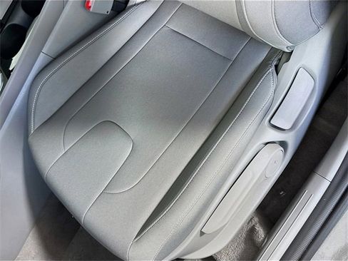 New 2025 Hyundai Elantra SEL image 23