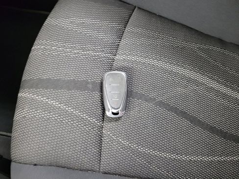 Used 2017 Chevrolet Sonic LT w/ Convenience Package image 32