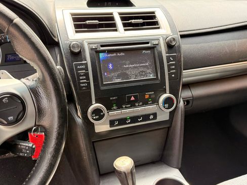 Used 2013 Toyota Camry SE FWD image 12