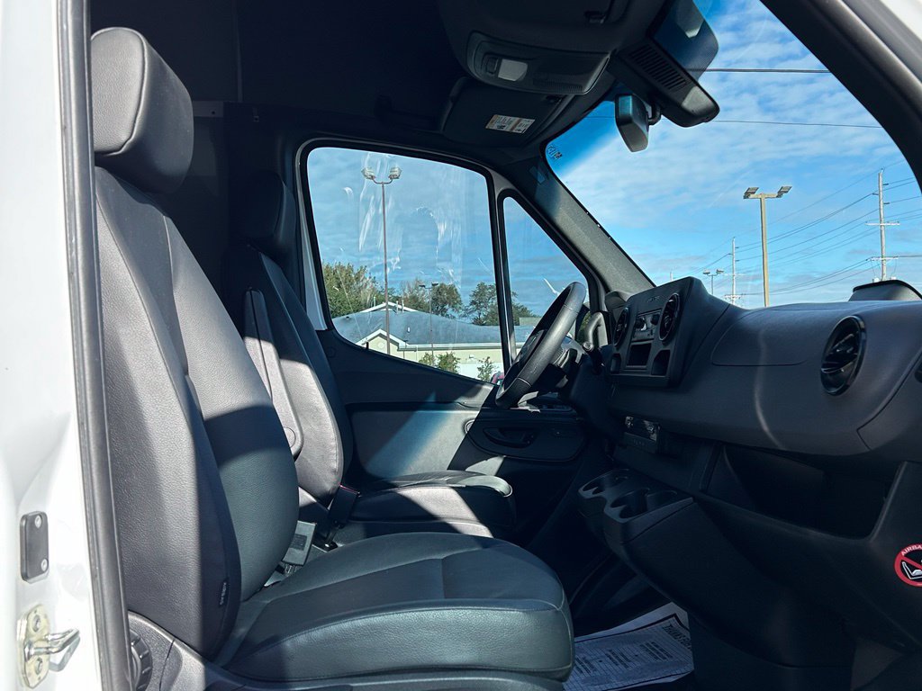 Used 2025 Mercedes-Benz Sprinter 2500 image 10