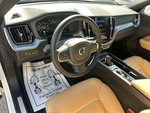 Used 2020 Volvo XC60 T8 Momentum w/ Protection Package Premier image 9
