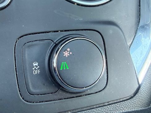 Used 2020 Chevrolet Traverse LS FWD image 20