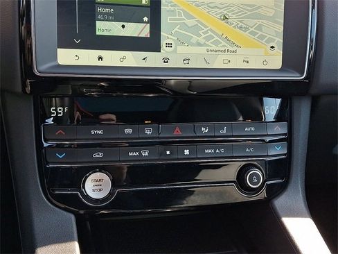 Used 2020 Jaguar F-PACE Premium image 16