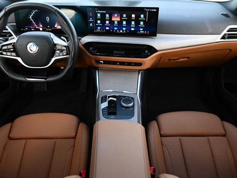 Used 2025 BMW 330i xDrive Sedan w/ Convenience Package image 12