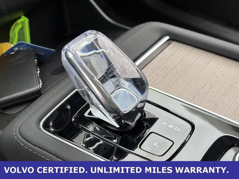 Certified 2025 Volvo XC90 B6 Plus image 22