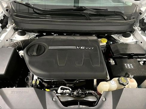 Used 2021 Jeep Cherokee Latitude Lux w/ Sun & Sound Group image 32