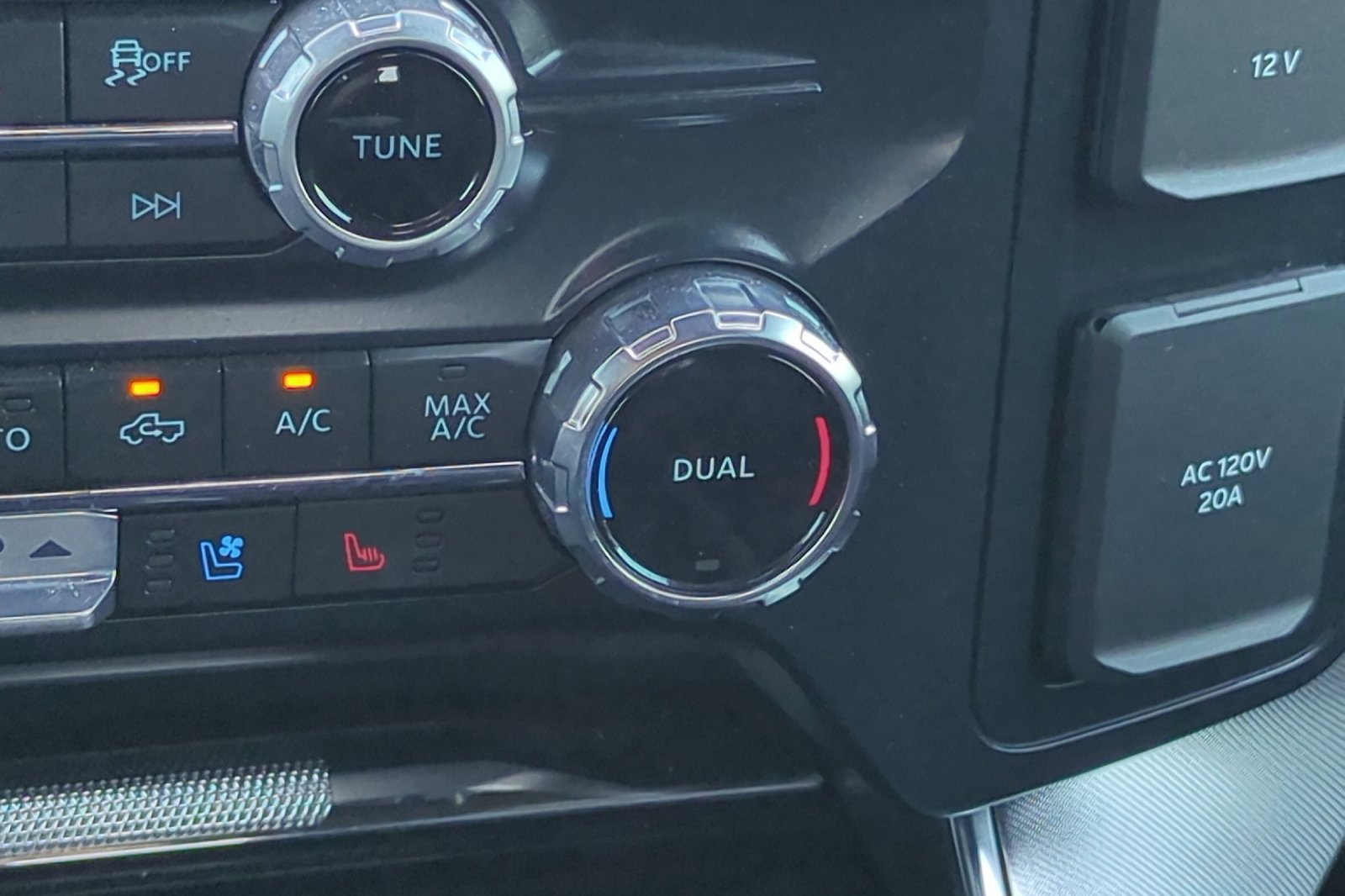 Used 2025 Ford F150 Platinum AWD/4WD image 29