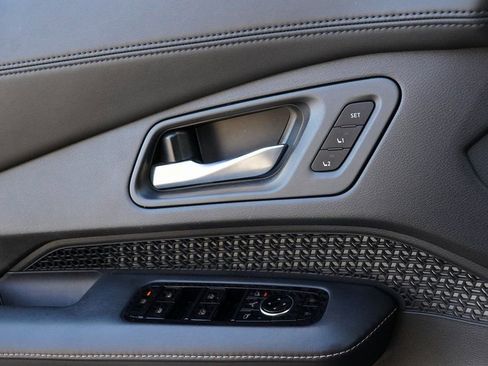 Used 2023 Nissan Ariya AWD image 32