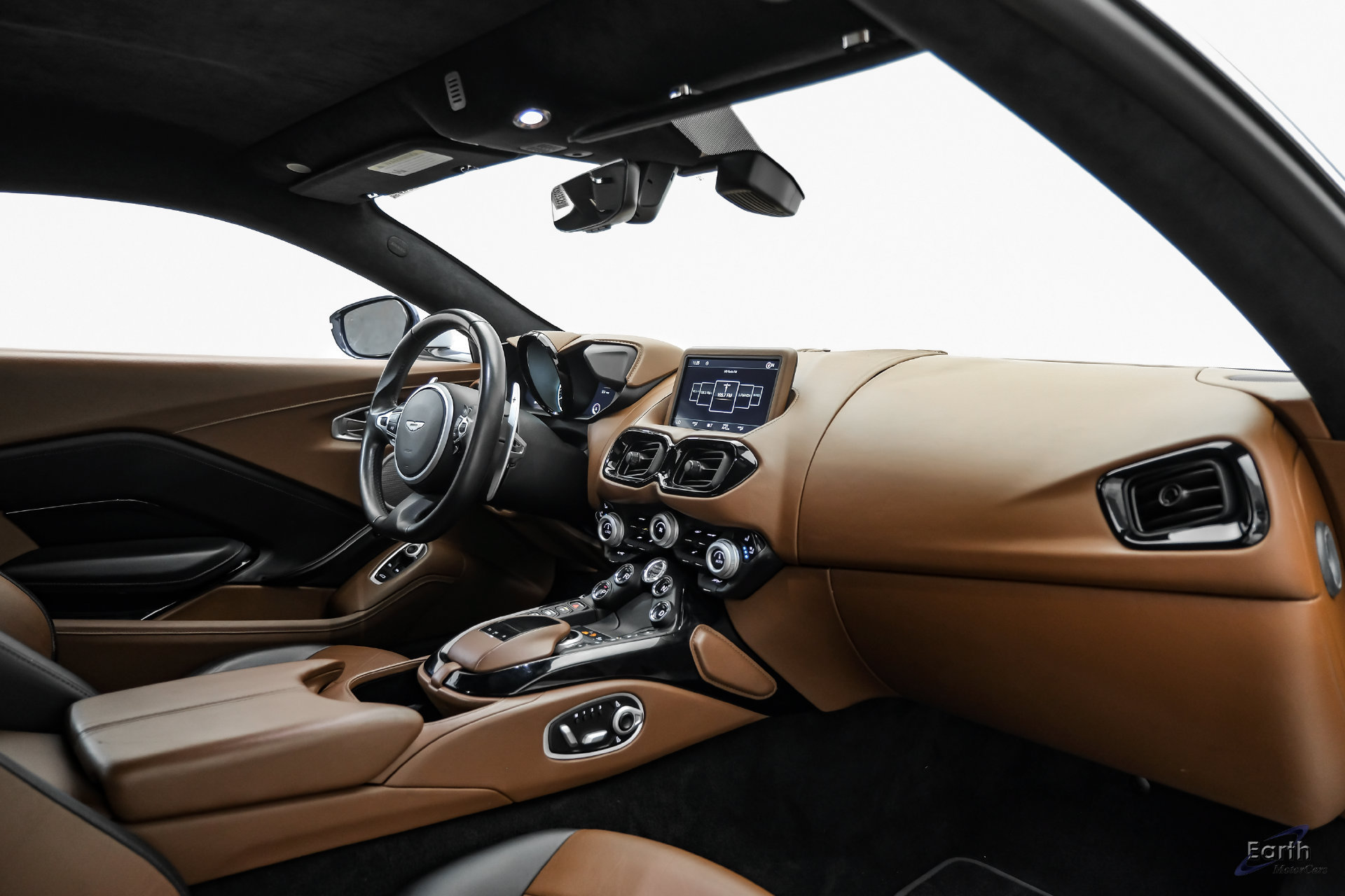 Used 2020 Aston Martin V8 Vantage Coupe RWD image 41