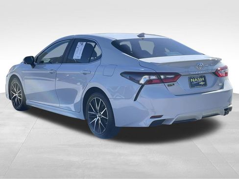 Used 2024 Toyota Camry SE image 5