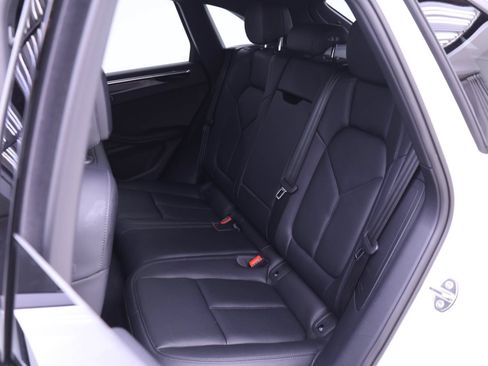 Used 2025 Porsche Macan AWD/4WD image 16