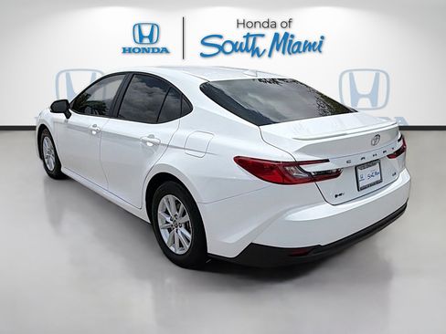 Used 2025 Toyota Camry LE w/ Convenience Package FWD image 5