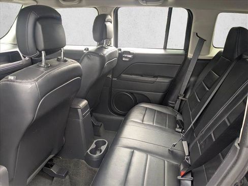 Used 2017 Jeep Patriot High Altitude AWD/4WD image 17