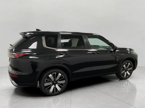 New 2025 Mitsubishi Outlander SE image 2