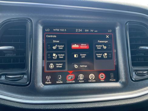 Used 2015 Dodge Challenger SXT Plus w/ Driver Convenience Group RWD image 19
