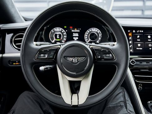 Used 2025 Bentley Flying Spur Plug-In Hybrid image 62