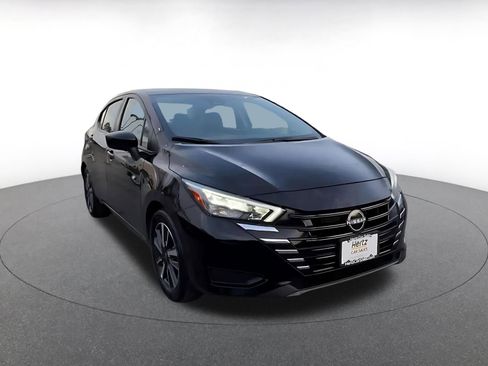 Used 2025 Nissan Versa SV image 3