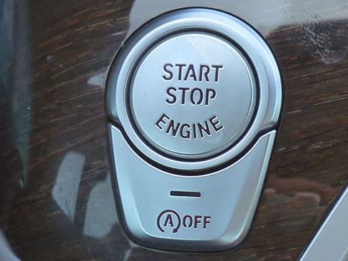 Used 2020 BMW 740i w/ M Sport Package image 29