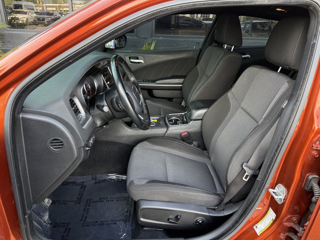 Used 2020 Dodge Charger SXT RWD image 13