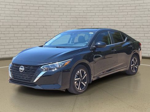 Used 2025 Nissan Sentra SV FWD image 1