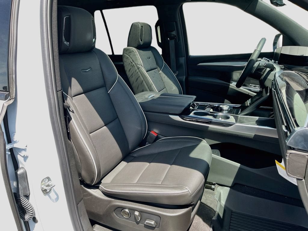 New 2026 Cadillac Escalade Sport w/ Touring Package AWD/4WD image 32