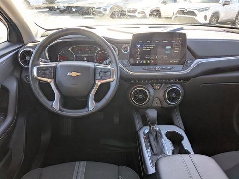Used 2025 Chevrolet Blazer LT image 27