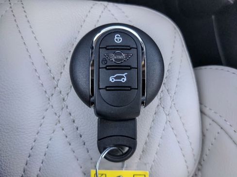 Certified 2023 MINI Cooper S w/ Signature Upholstery Package image 32