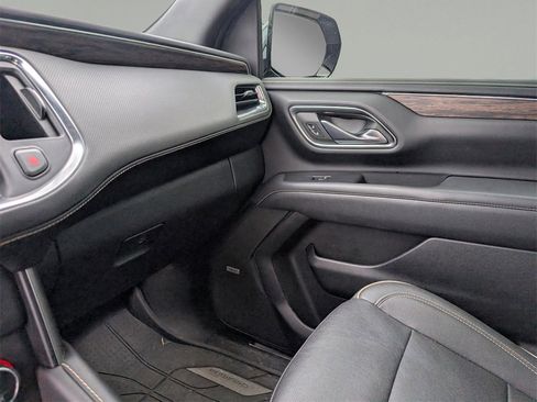 Used 2023 Chevrolet Tahoe Premier w/ Advanced Technology Package image 31