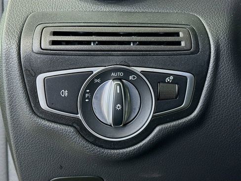 Used 2022 Mercedes-Benz GLC 300 image 10