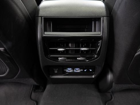 Certified 2023 Jeep Grand Cherokee Overland AWD/4WD image 31