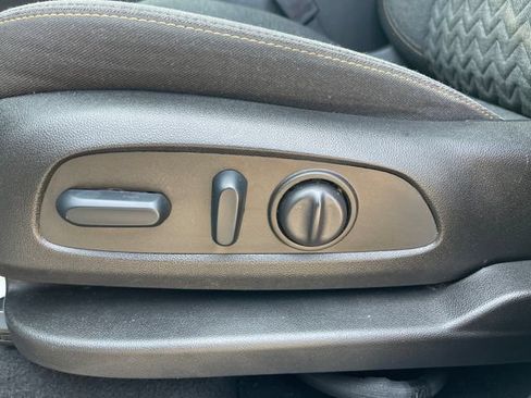Used 2023 Chevrolet Equinox LT AWD/4WD image 25