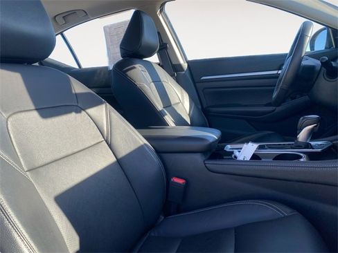 Used 2024 Nissan Altima 2.5 SL image 15