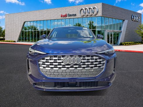 Used 2025 Audi Q5 Premium Plus AWD/4WD image 2