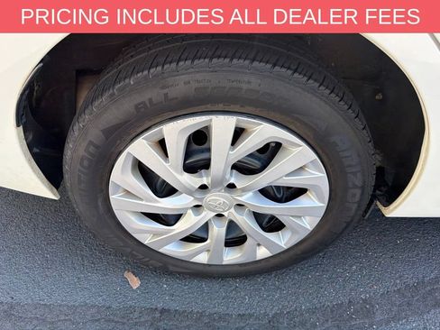 Used 2017 Toyota Corolla LE FWD image 7