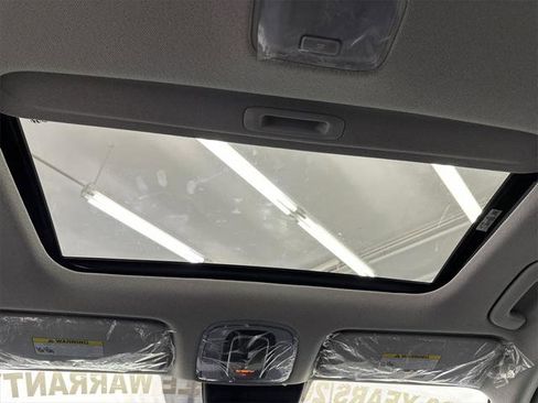 New 2025 Hyundai Elantra Limited image 21