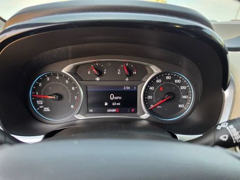 Used 2022 Chevrolet Traverse LT FWD image 19