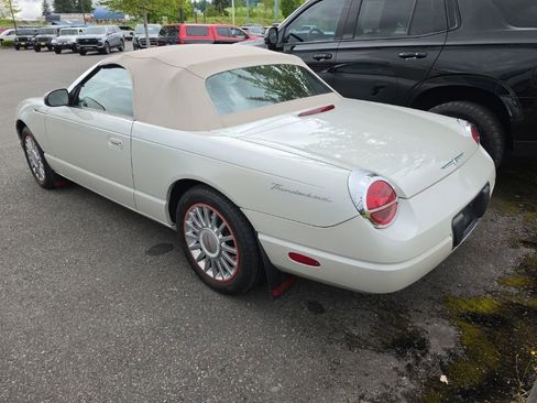 Used 2005 Ford Thunderbird 50th Anniversary RWD image 4