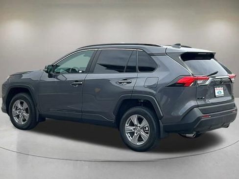 Used 2023 Toyota RAV4 XLE w/ Convenience Package FWD image 4