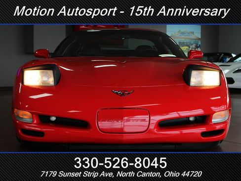 Used 2004 Chevrolet Corvette Coupe w/ Preferred Equipment Group RWD image 38