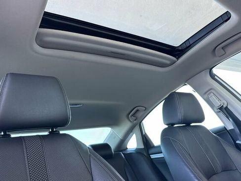 Used 2019 Honda Civic EX-L image 16