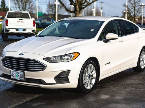 Used 2019 Ford Fusion SE image 4