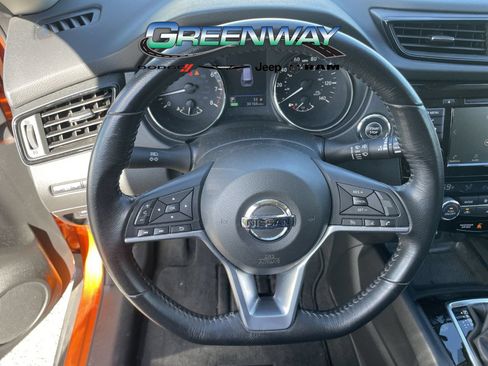 Used 2020 Nissan Rogue SV AWD/4WD image 25