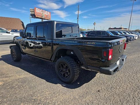 Used 2023 Jeep Gladiator Willys image 4